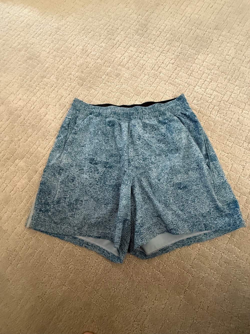 Mens lululemon pacebreaker linerless shorts - medium - 5 inch